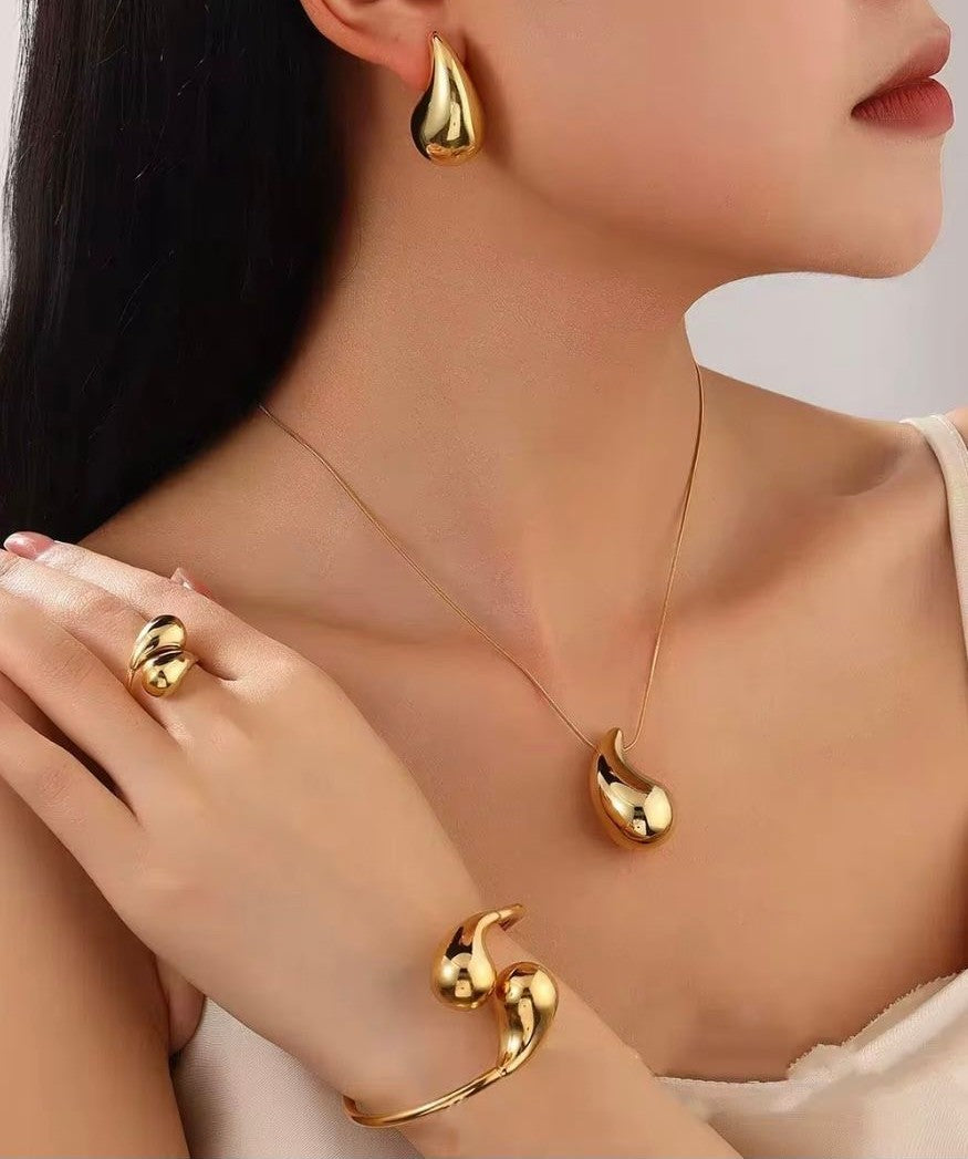 Luxurious Set of 3 pieces Necklace, Earrings, Bracelet, Stainless Steel